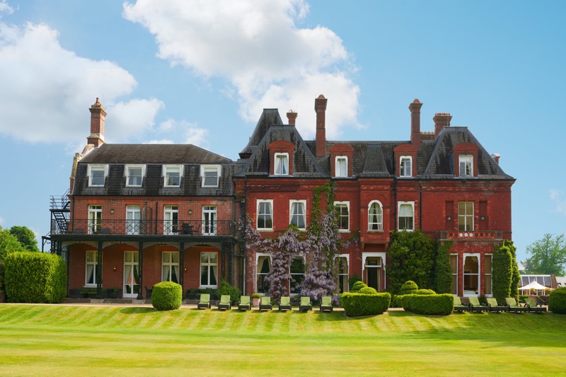 Elemis celebrates 25 years at Champneys with new gift set