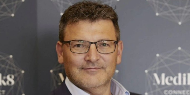 Elliot Isaacs steps down as executive founder of Medik8