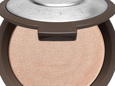 Estée Lauder acquires Becca Cosmetics 
