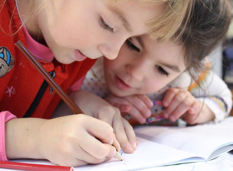 Estée Lauder Companies turns the page for disadvantaged children with National Literacy Trust pledge