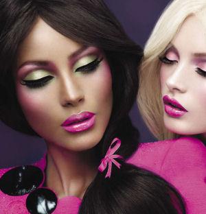 Estée Lauder income soars