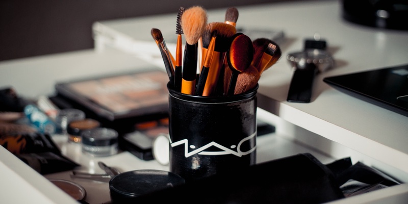 Estée Lauder settles out of court with staff who were ‘sacked by algorithm’
