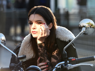 Estée Lauder signs 'instagirl' Kendall Jenner