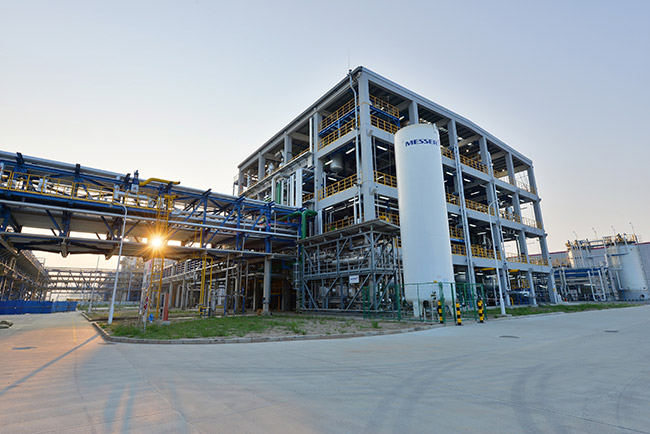 Evonik starts up new production facility in Shanghai