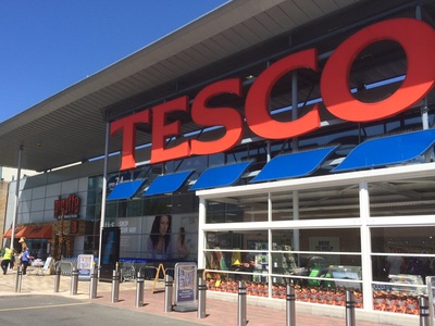 Ex Unilever chief fails to slow Tesco profit slump

