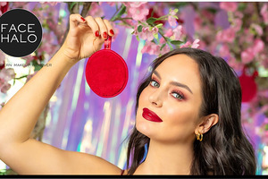 Face Halo and Global YouTube Sensation Chloe Morello wins at the Pure Beauty Global Awards with Cherry Morello
