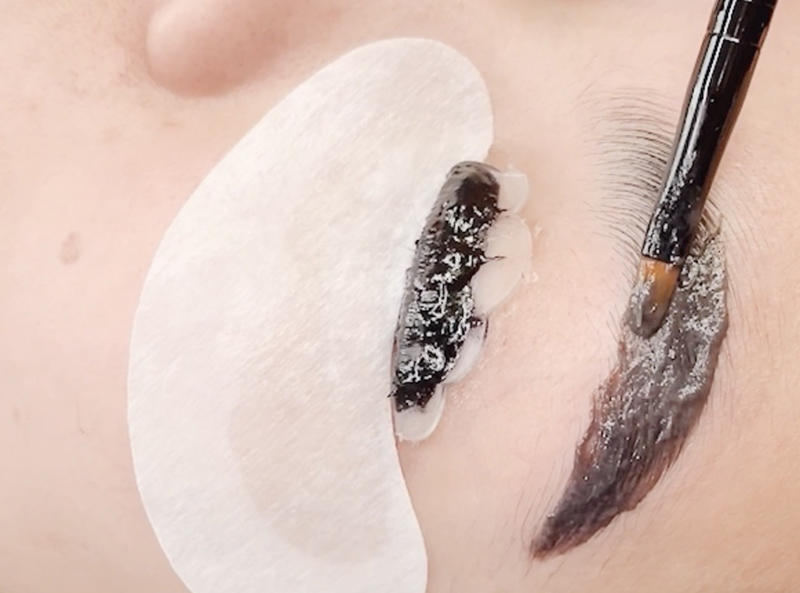 Flawless Lashes discuss brow lamination treatments and the best practices for technicians to use