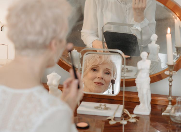 Fragrance and make-up revive US prestige beauty market