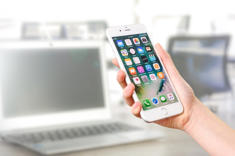 Fragrance Direct launches mobile app powered by Poq
