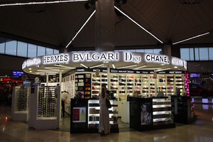 Fragrance specialist badges awarded for Christmas 