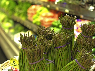French beauty shoppers head to health food stores