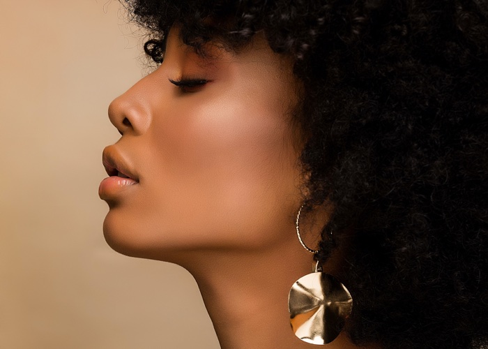 Get the glow: How to make the perfect highlighter 

