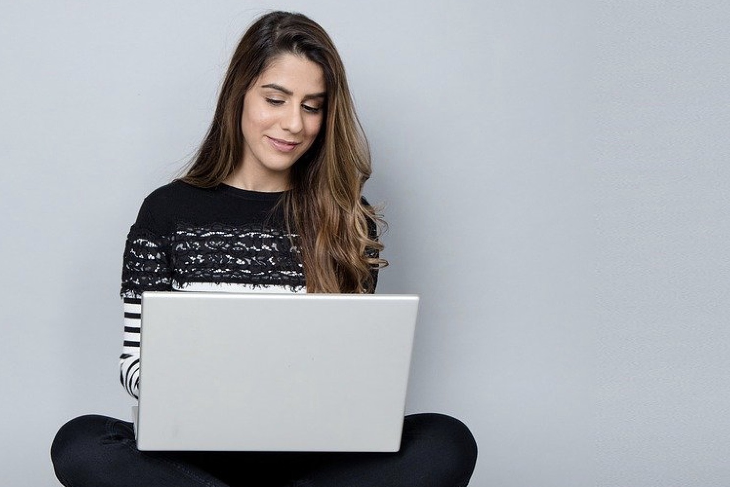 Global beauty and skin care online sales decline 20% after initial Covid-19 lockdown surge

