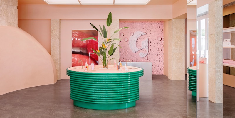 Glossier brings back permanent beauty store to Miami 
