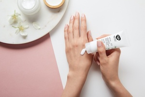 Green People dedicates new product to protecting hands from UV rays