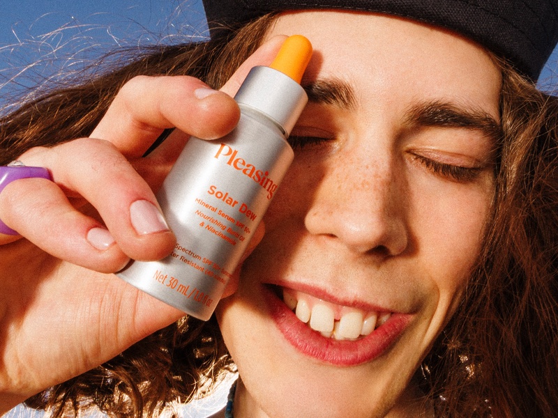 Harry Styles’ Pleasing breaks into sun care