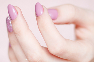 Health warning issued after rise in false nails allergies 