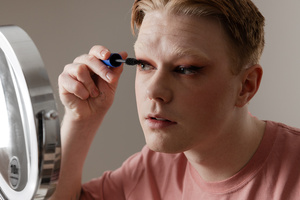 Healthy hair, niacinamide and make-up dominate debut Pinterest Men’s Trends Report