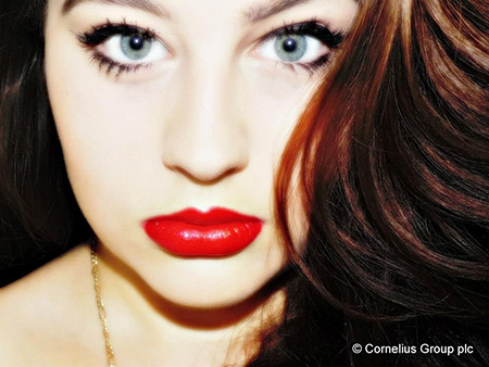 Highlighting the latest hair product trends and innovations