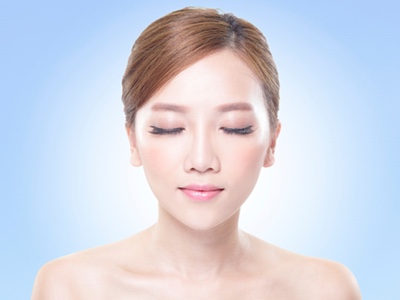 How can US cosmetics retailers break into China? 