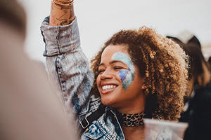 How to achieve the festival glitter look this summer