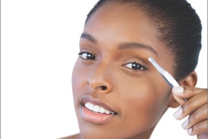 How to create defined brows
