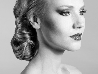 How to help your customers rock a glamorous up-do