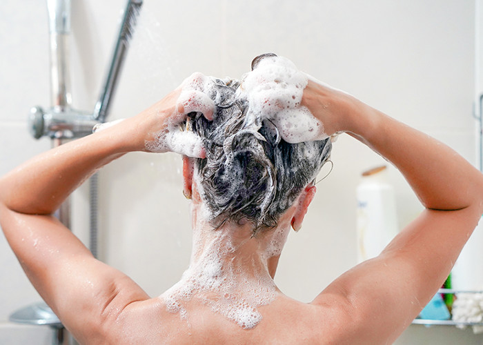 How to make a mild, eco-friendly shampoo that won't make you pull your hair out
