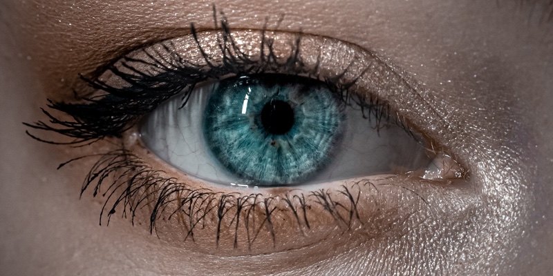 How to make a serum for big, fluttery lashes