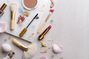 How to Stay Compliant when Importing Perfume and Makeup Products into China