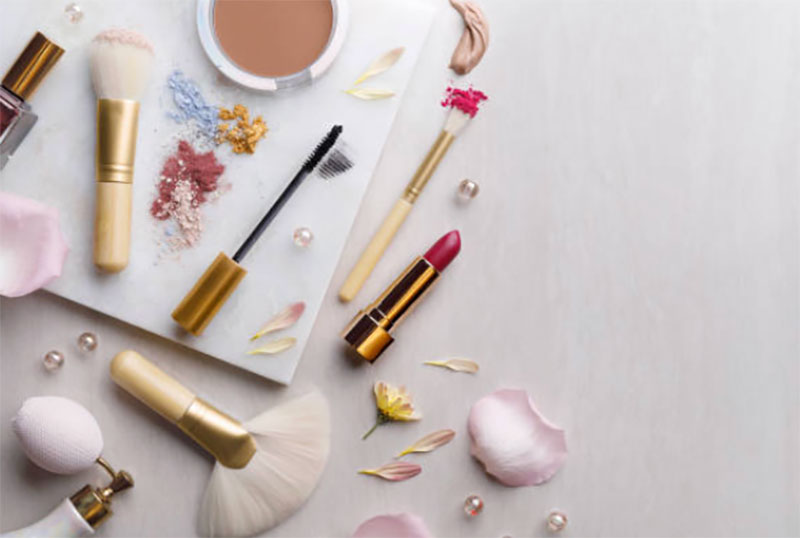How to Stay Compliant when Importing Perfume and Makeup Products into China