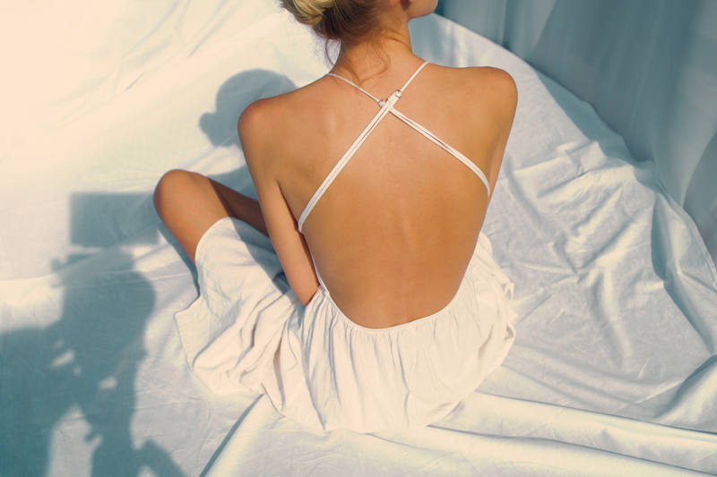 Hydration is the hack behind a self-tanning mousse that applies evenly