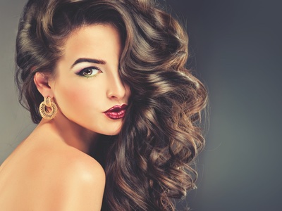 Ingredients for thick, shiny hair and a flake-free scalp
