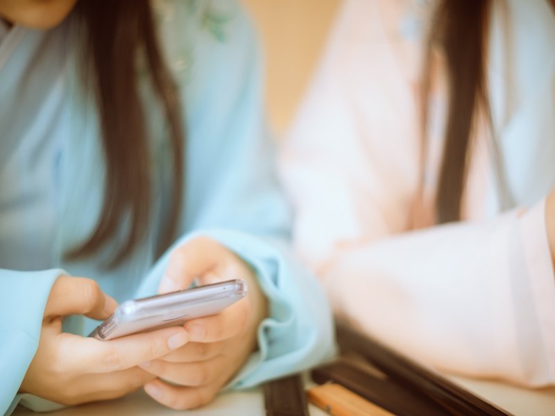 Instagram bans self-harm images from its platform following pressure from UK government