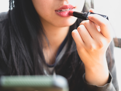 Israel to maintain strict position on certain cosmetics imports 