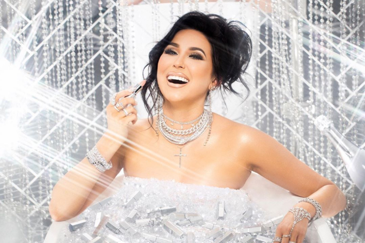 Jaclyn Hill Cosmetics responds to 'mouldy' lipstick social media backlash 