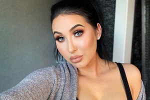 Jaclyn Hill gears up for beauty comeback after contamination scandal 
