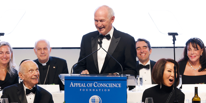 L’Oréal Group Chairman handed 2022 Appeal of Conscience Award