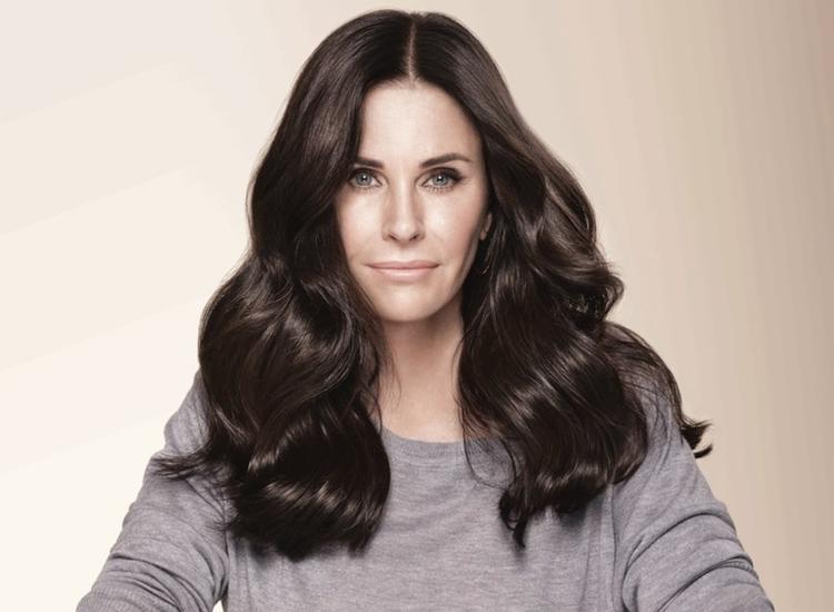 L'Oréal Paris is #OWNINGIT with Courteney Cox and Amber Heard in new campaign