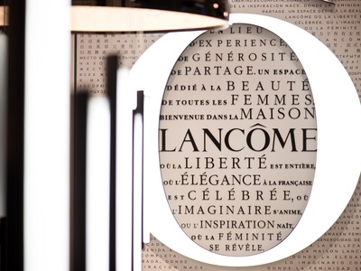 Lancôme opens product 'library' in Printemps Haussman