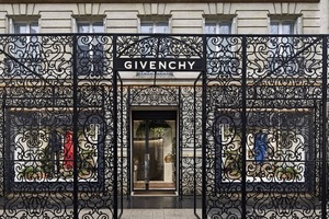 LVMH signs letter of commitment to gender equality
