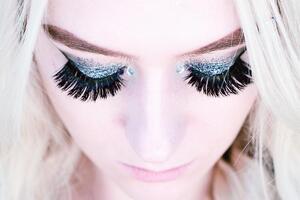 Mascara packaging: Out on the lash
