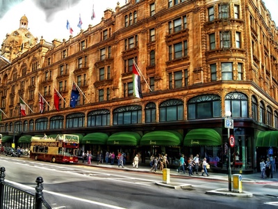 Meet the Retail Consultants at Harrods and Feelunique