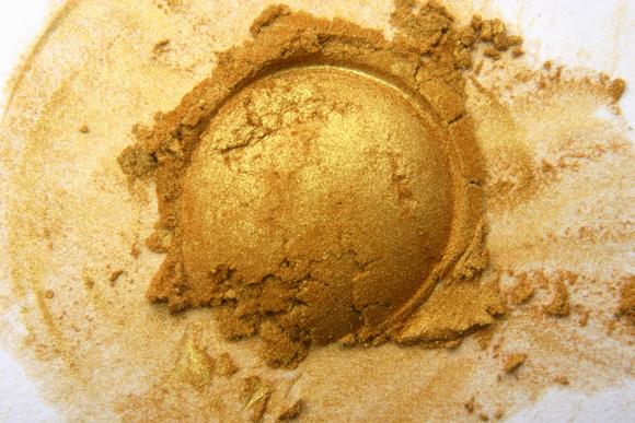 Merck goes for gold with new pigment