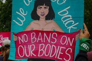 Meta restricts employee discussions of Roe v Wade overturning 