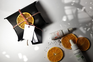 Minimalist Christmas gift that is good for skin and good for the planet
