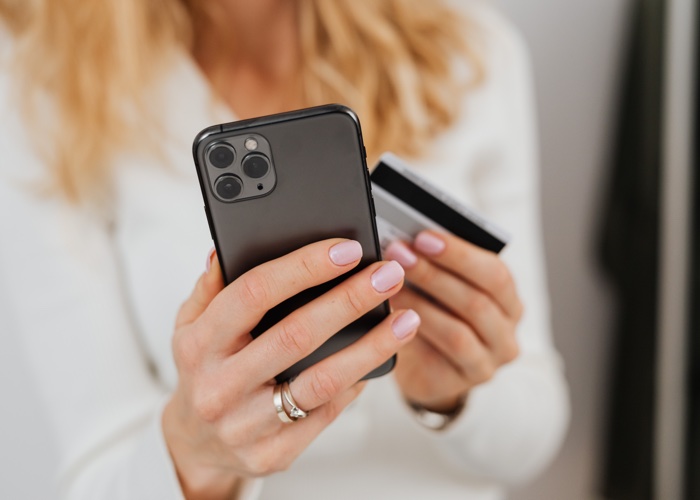 More than one third of UK online shoppers will only associate with responsible brands
