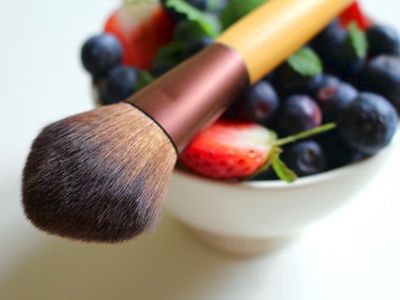 Natural formulas boost skin care sales in US