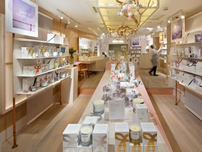 Neom opens flagship store