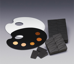 New Artist Mixing Palettes and Black Makeup Sponges 